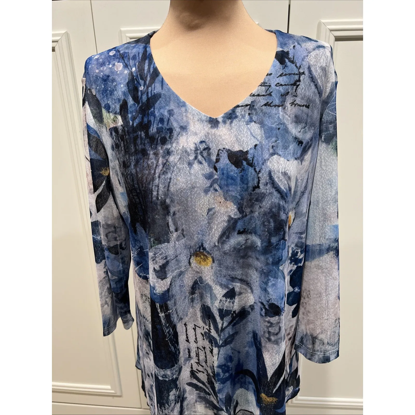 Jess & Jane Floral Mesh Tunic Top Blue Daisy Boho Artsy Watercolor Size L - Image 2