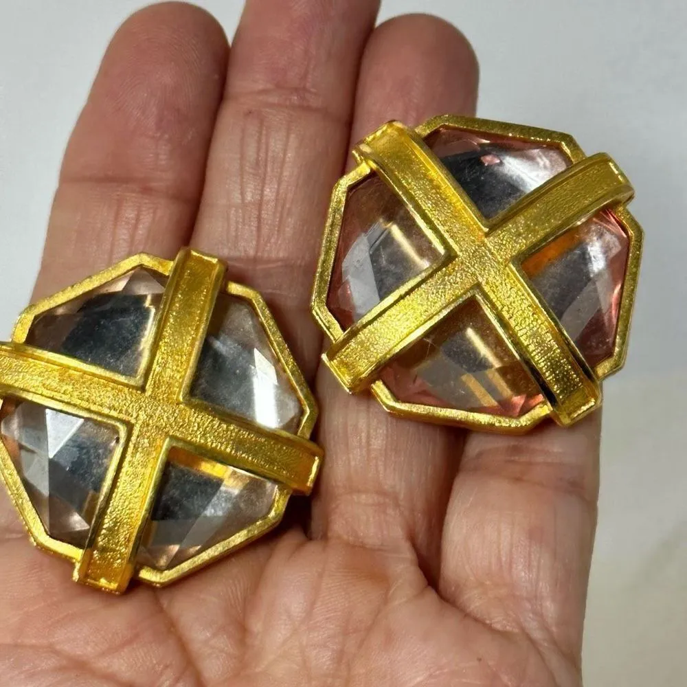 Dubln NR gold tone square criss cross rhinestone clip on earrings - Image 8
