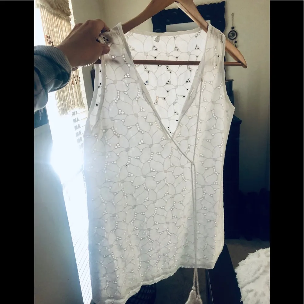 Gorgeous eyelet cotton tank sz S - Image 2