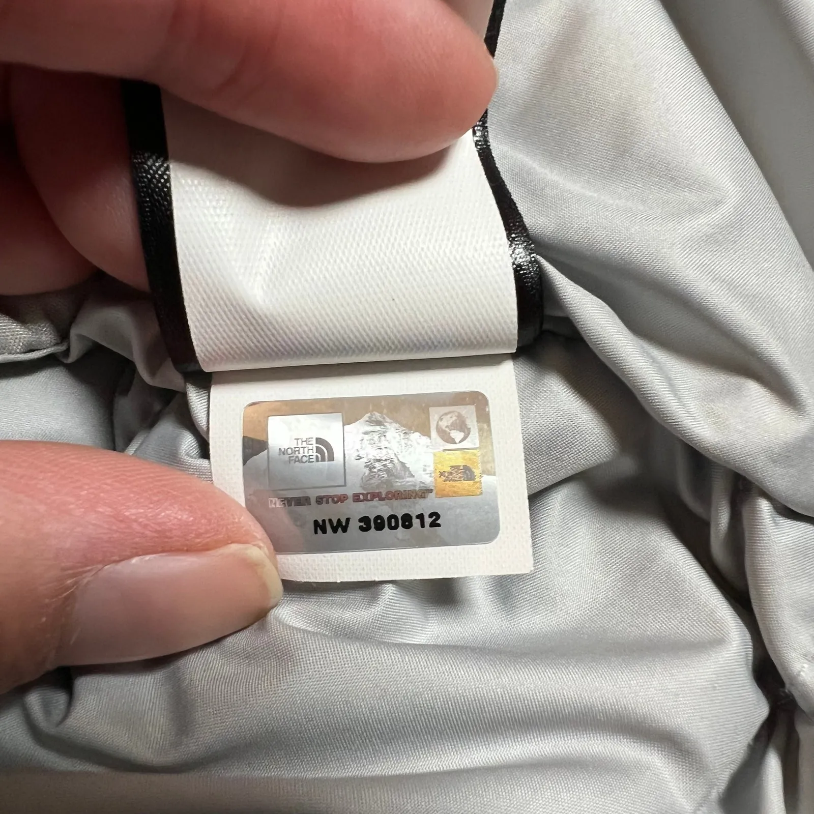 The North Face Women's 550 Fill Goose Down Nylon Quilted Puffer Vest Size Small - Image 8