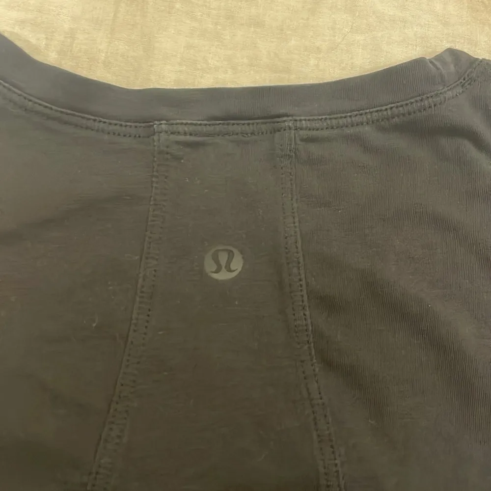 Lululemon muscle love crop tank Black Size 4 - Image 4