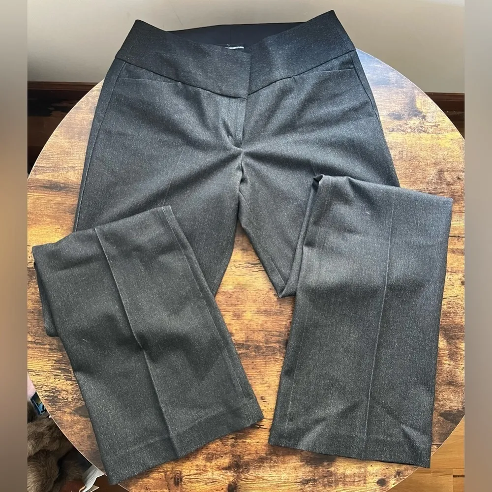 Express | ladies editor pants. Size: 4L. - Image 10