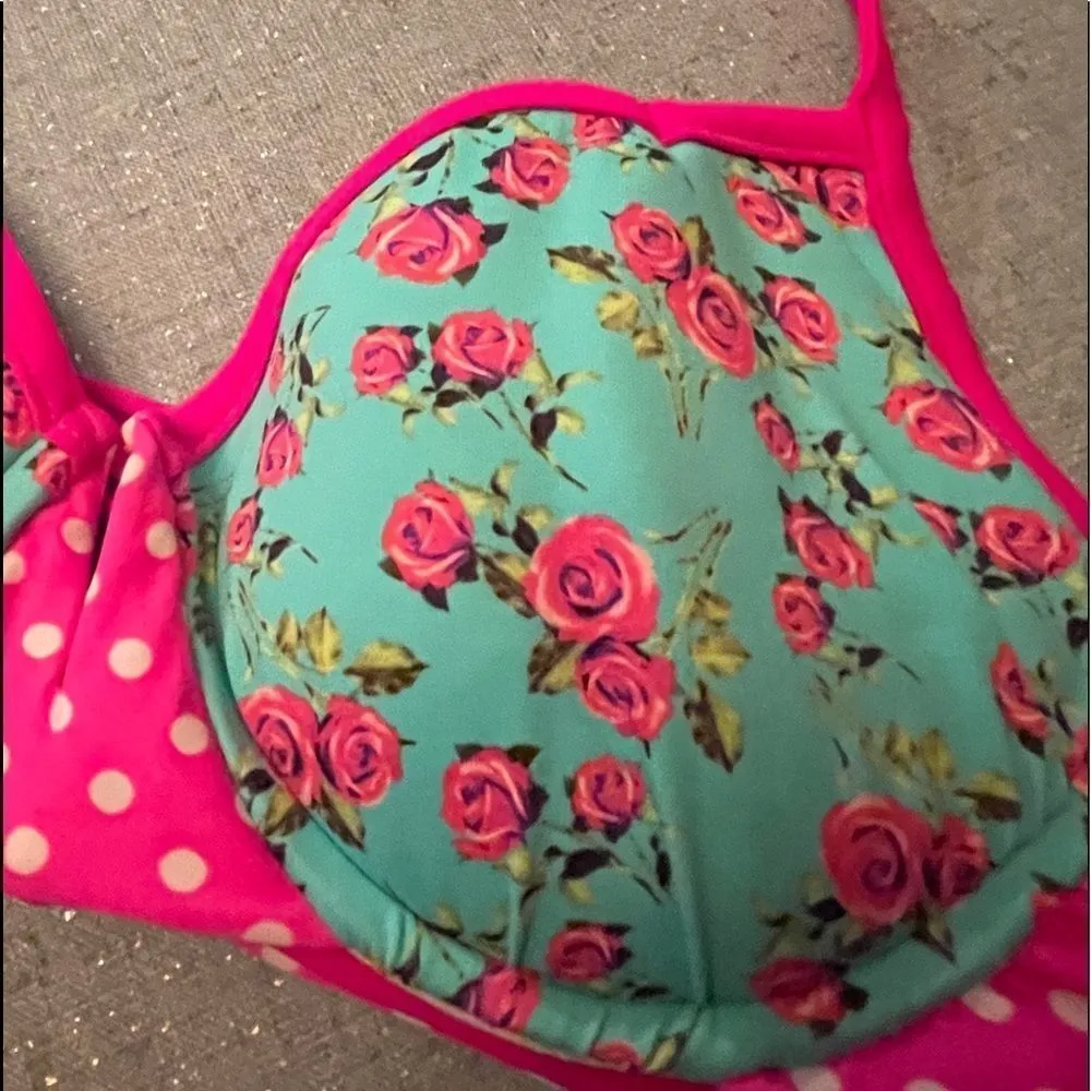 Beach Bunny Bikini Top‎ - Image 2