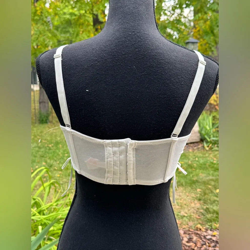 Colsie White Lace Corset Bra NWOT Size M - Image 4