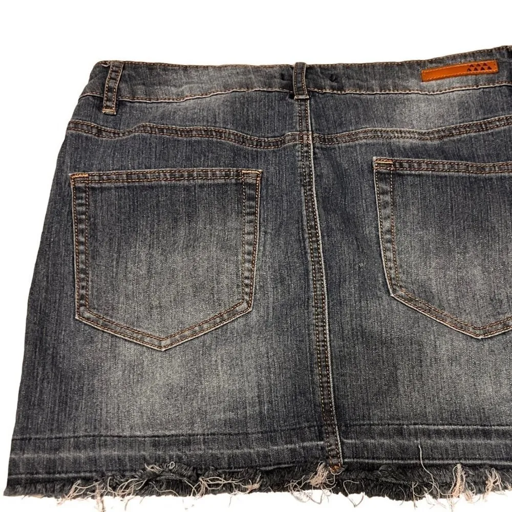 Dollhouse Women Short Skirt Color Wash Denim Size 11 Sku 1027 - Image 2