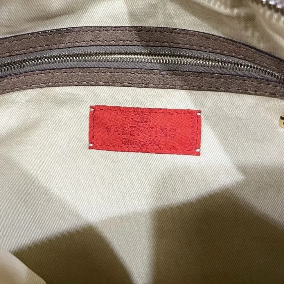 Valentino Garavani 1990s Brown Pleated Leather Shoulder Bag Tote Brass Hardware - Image 11