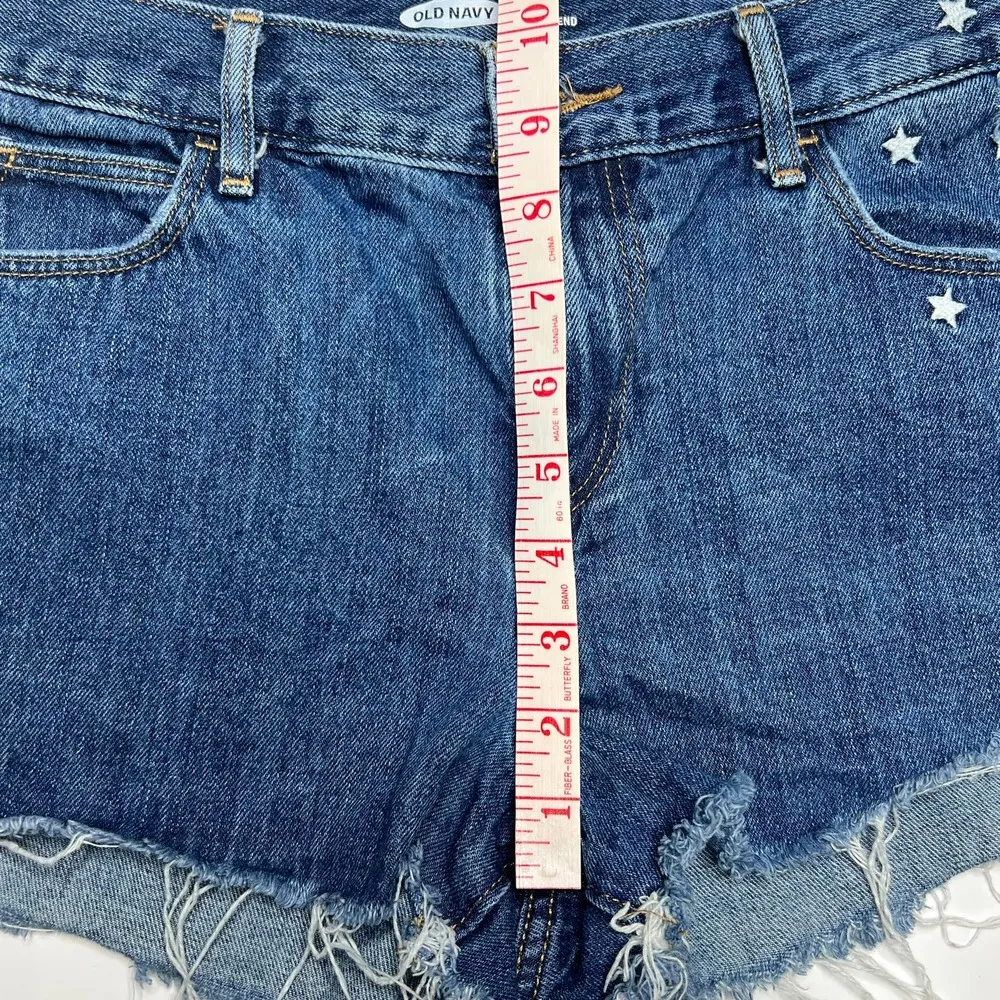 Old Navy Cutoff Boyfriend Denim Star Embroidered Jean Shorts Size 6 - Image 7