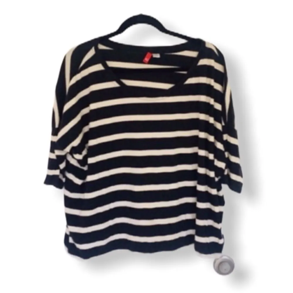 Divided by H&M Black & White Striped Oversized Top | Size M - Image 2
