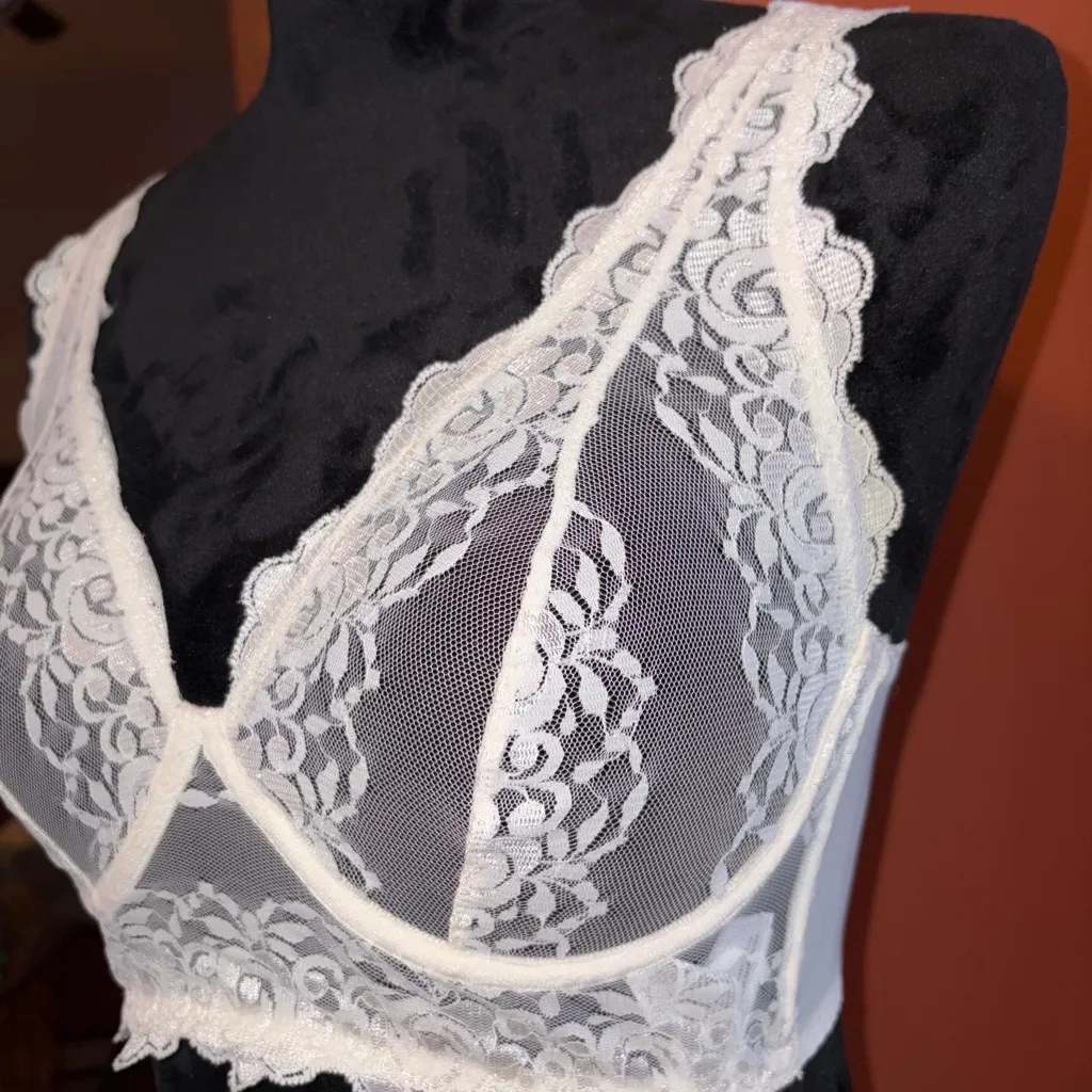 Leonisa  lace bra - Image 6
