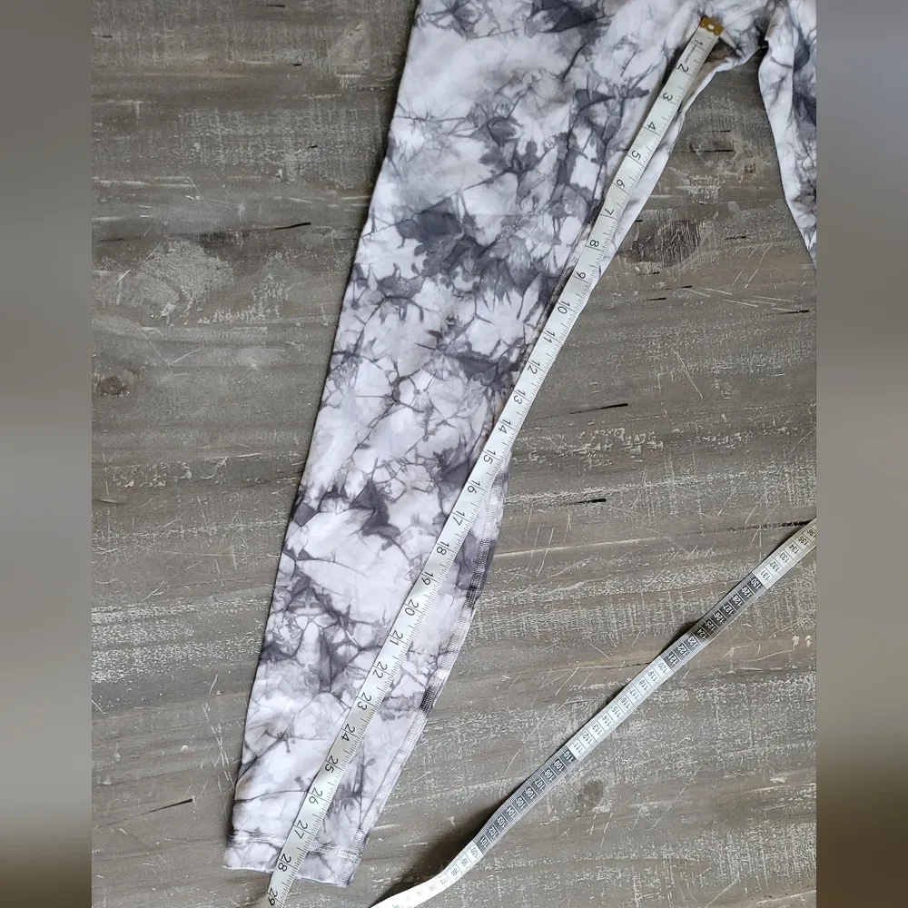 Lululemon  Wunder Under High Rise Leggings Gray Shibori Tie Dye Size 8 - Image 10