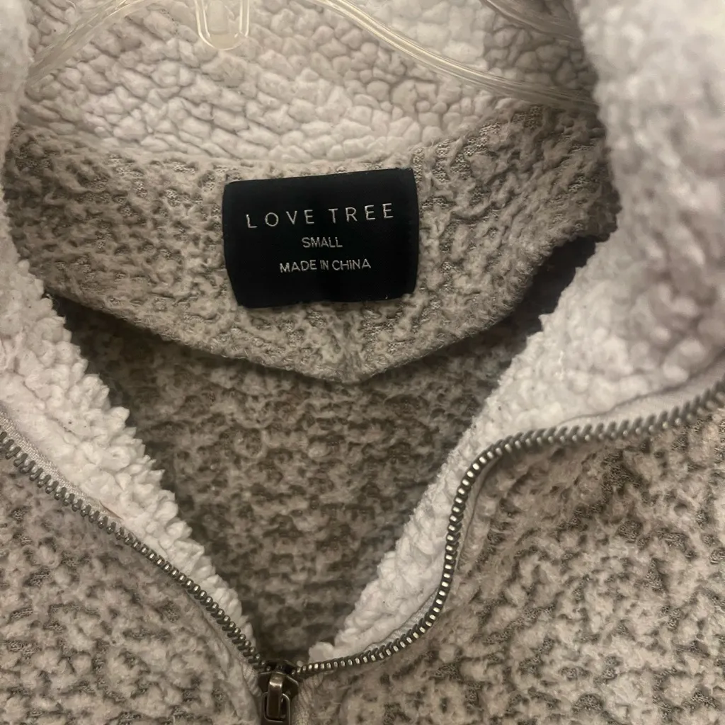 Love‎ Tree 1/4 Zip Soft Pullover 
Fleece
Size small - Image 3
