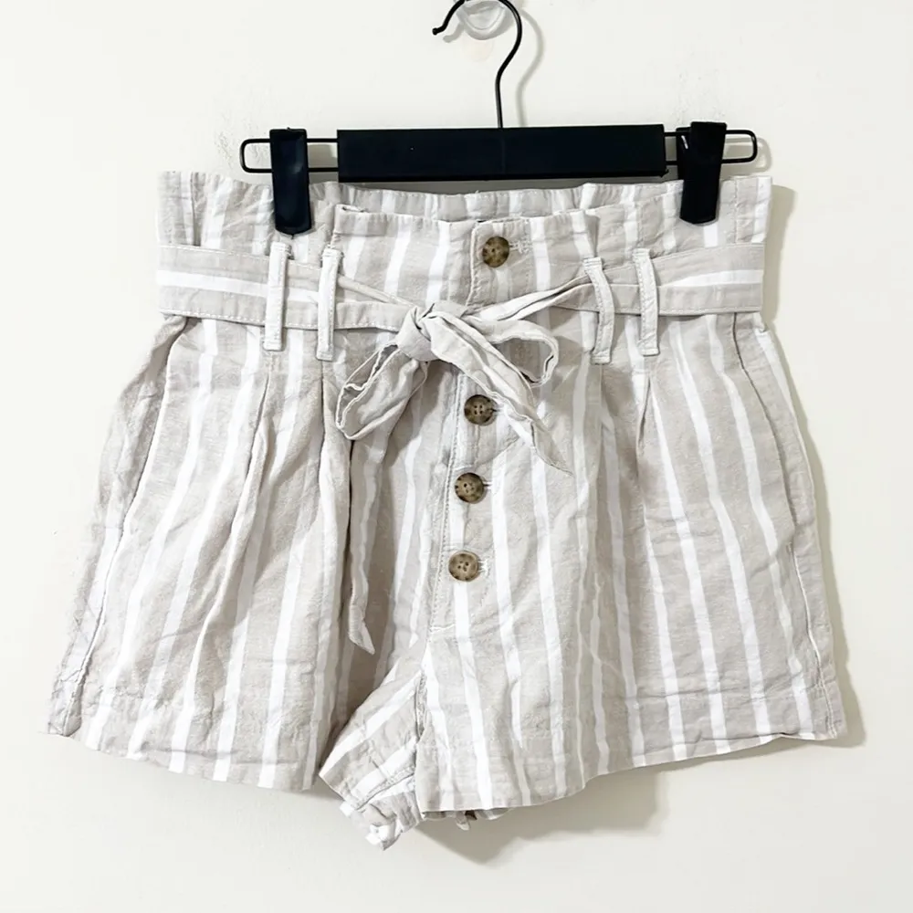 Abercrombie & Fitch Linen Blend Striped High Rise Tie Paperbag Shorts Size Small - Image 2