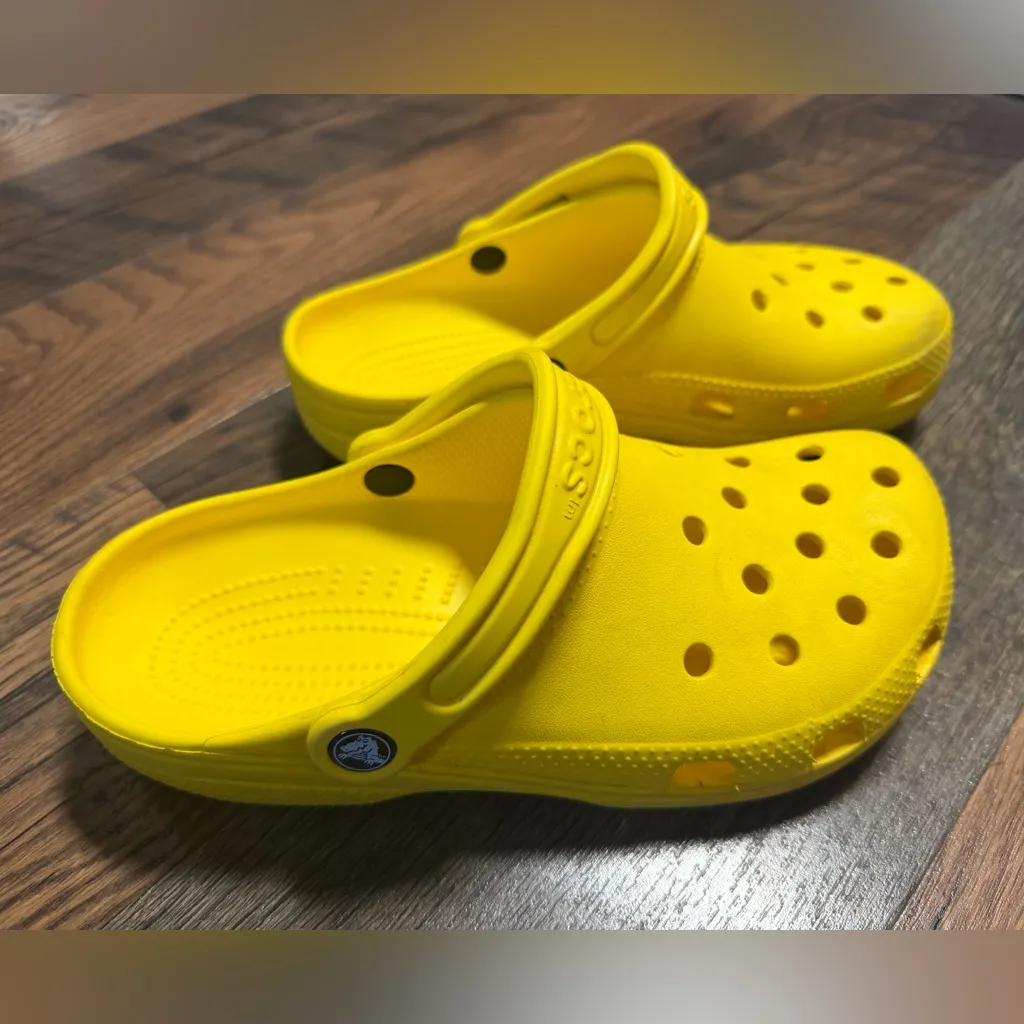 Crocs Classic Clog M7 W9 Yellow - Image 3