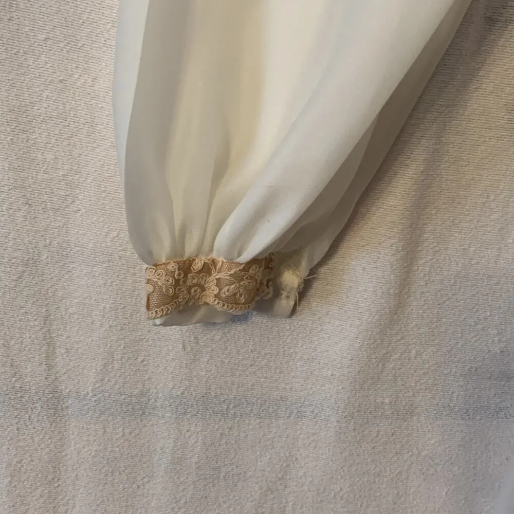 Vintage wedding dress womens small xs lace with bustle train white ivory tan - Image 8