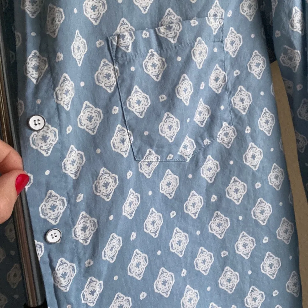 Velvet by Graham & Spencer button down shirt Blue - Image 3