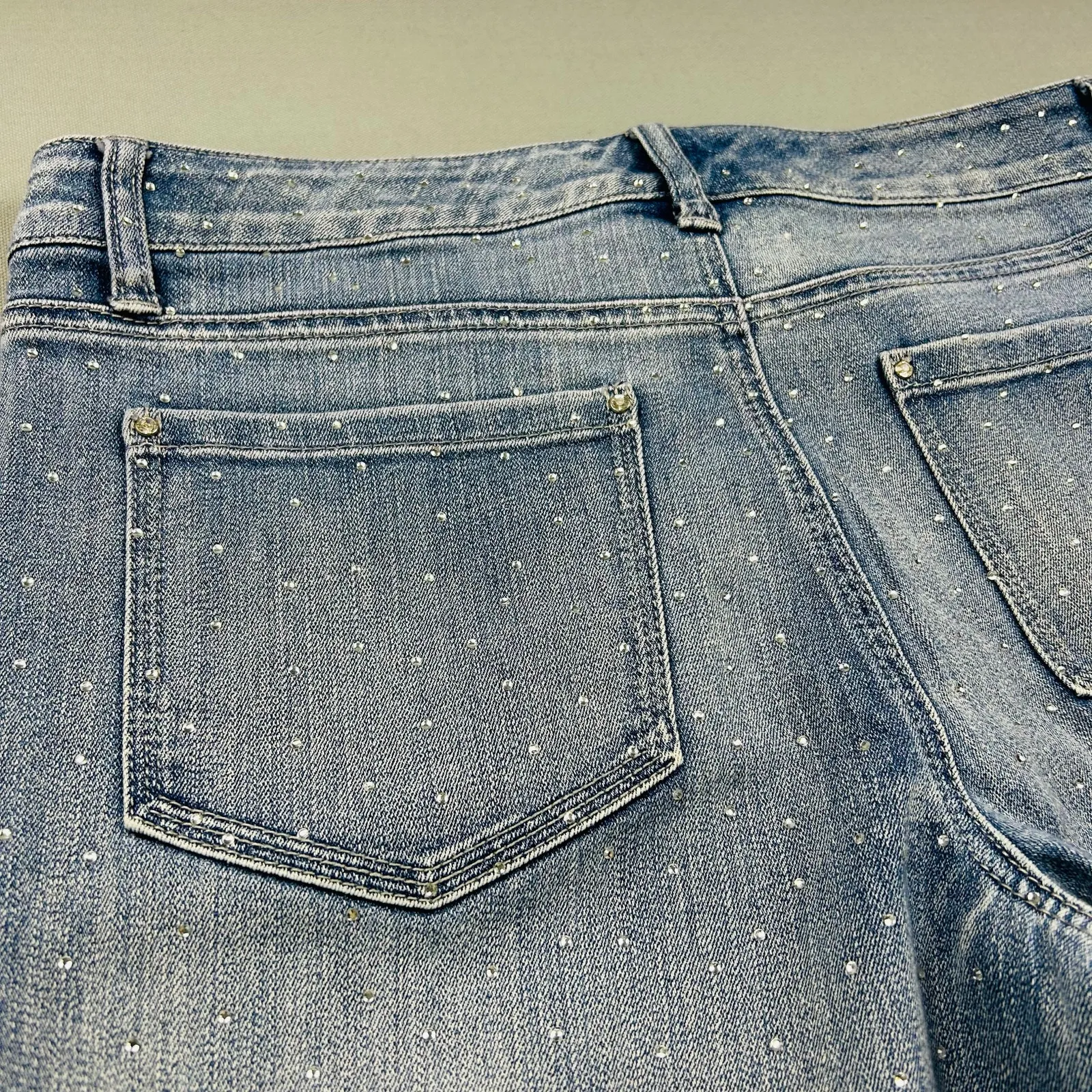 Y2K Cache Jeans All Over Rhinestone Studded Bling Vintage Denim Cropped Capri 6 - Image 9