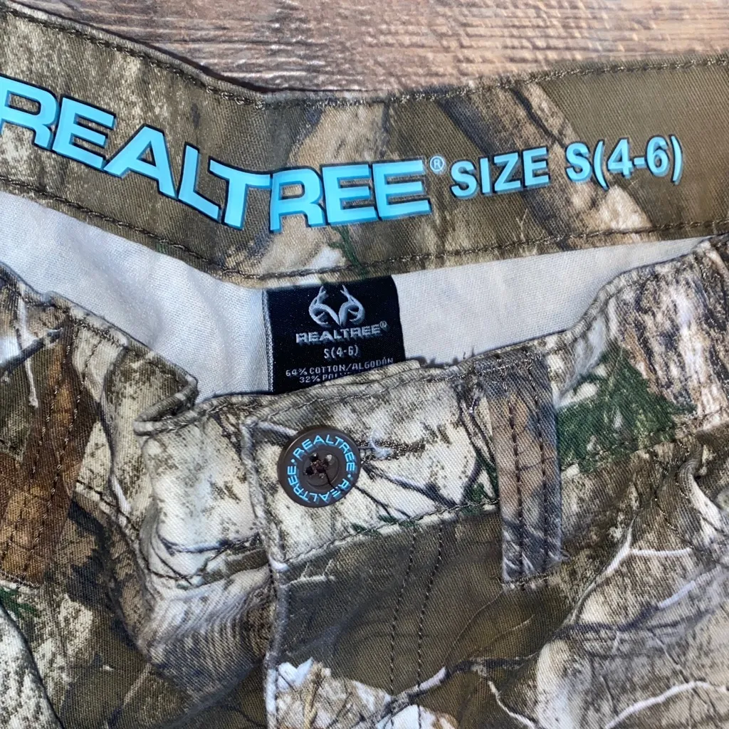 Realtree Camouflage Women's Pants - Image 3