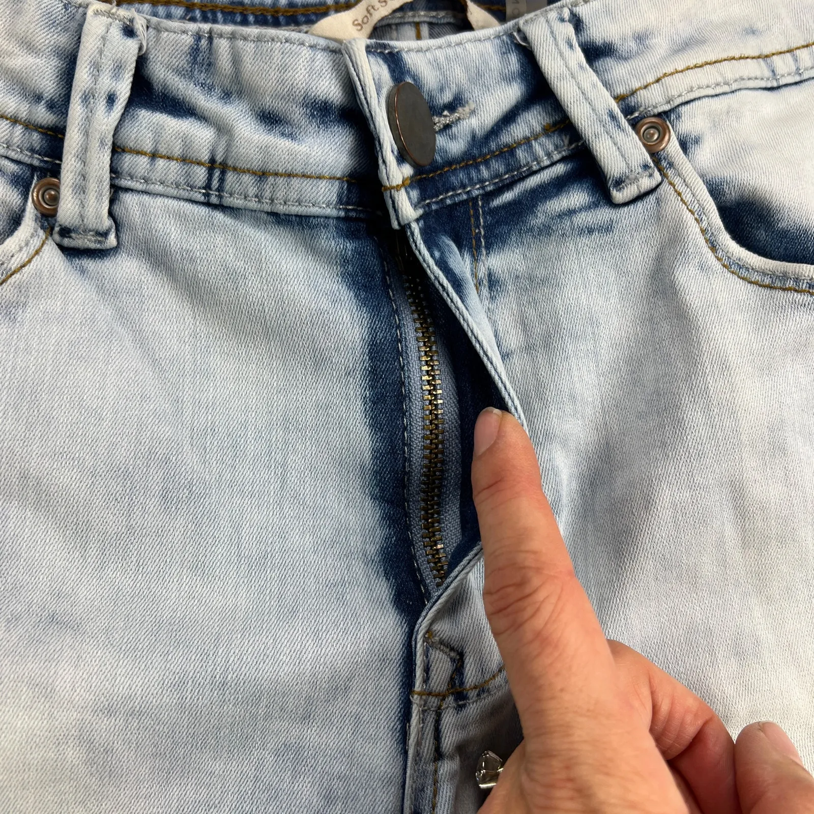 Soft Surroundings Light Wash Straight Leg Mid Rise Distressed Jeans Size 4 - Image 7