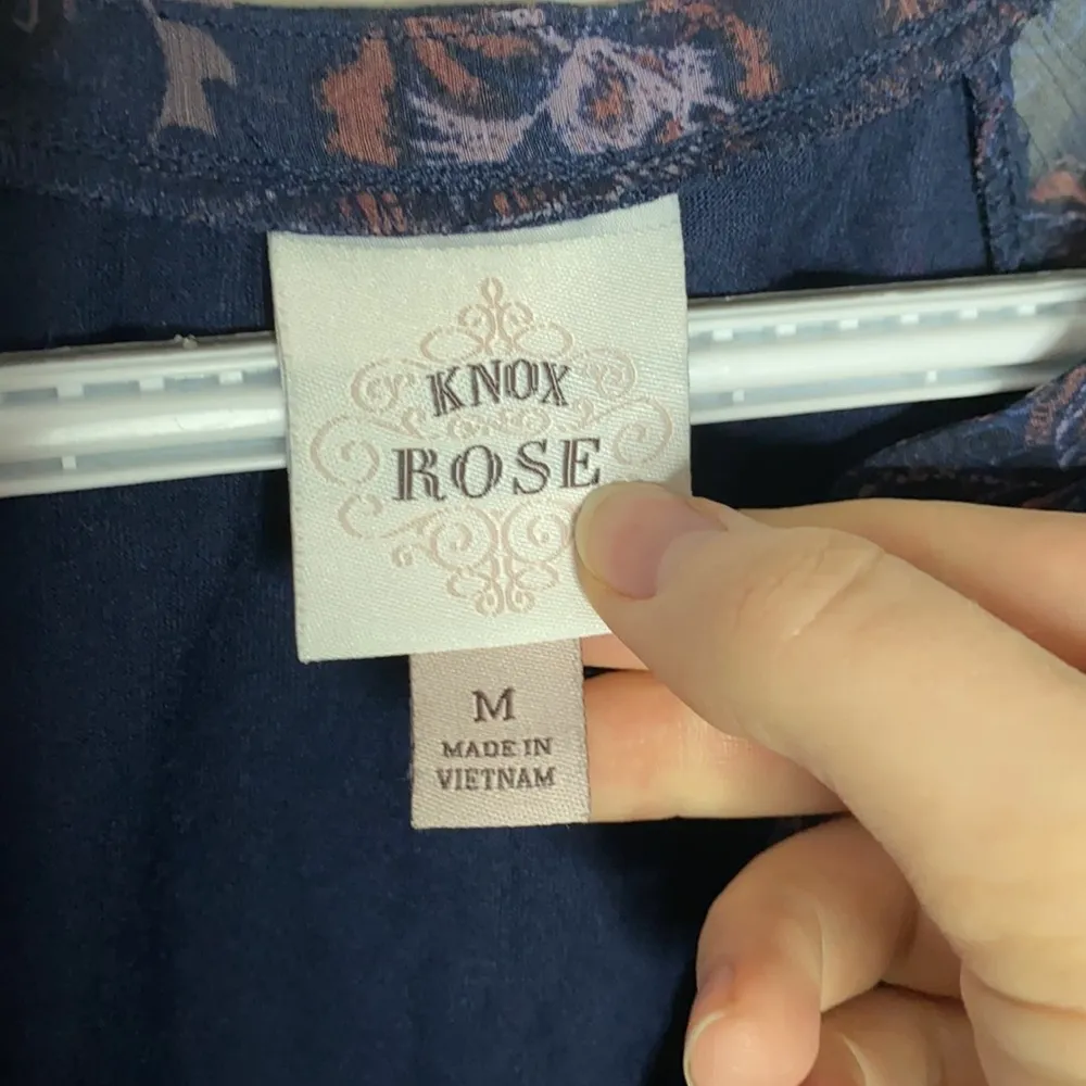 Knox Rose navy floral print sheep boho blouse with lace up detail size M - Image 8