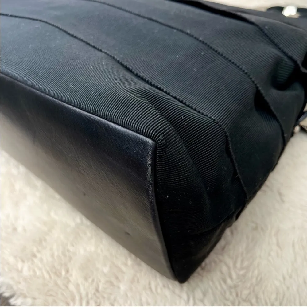 Salvatore Ferragamo Black Canvas Chain Link Shoulder Bag - Image 14