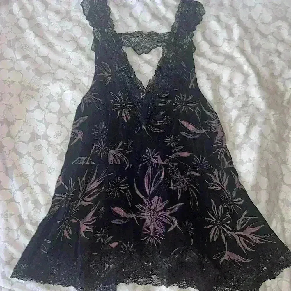 Intimately Free People Bell Flower V Tunic Tank - Image 12