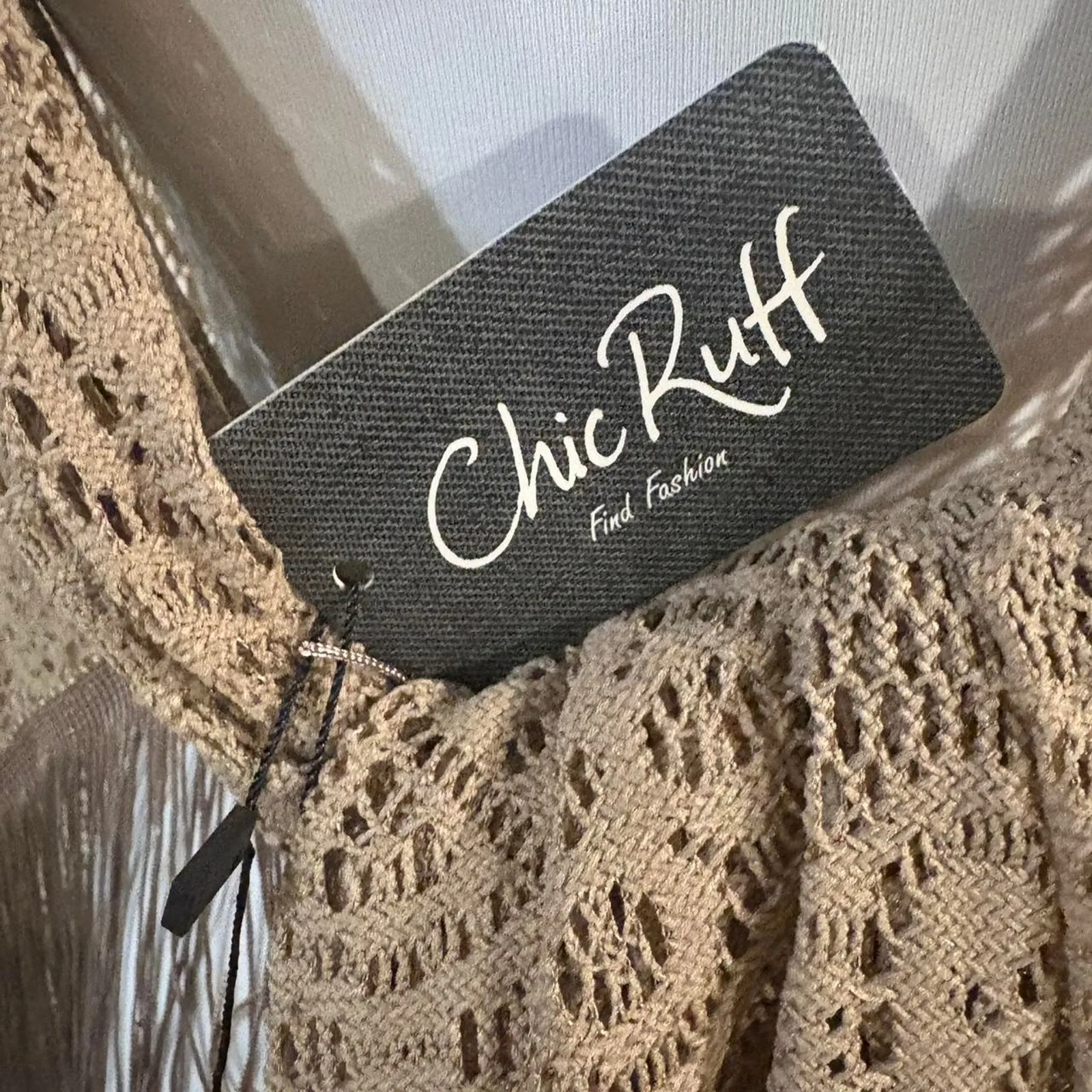 Chic ruff tan lace shawl - Image 4