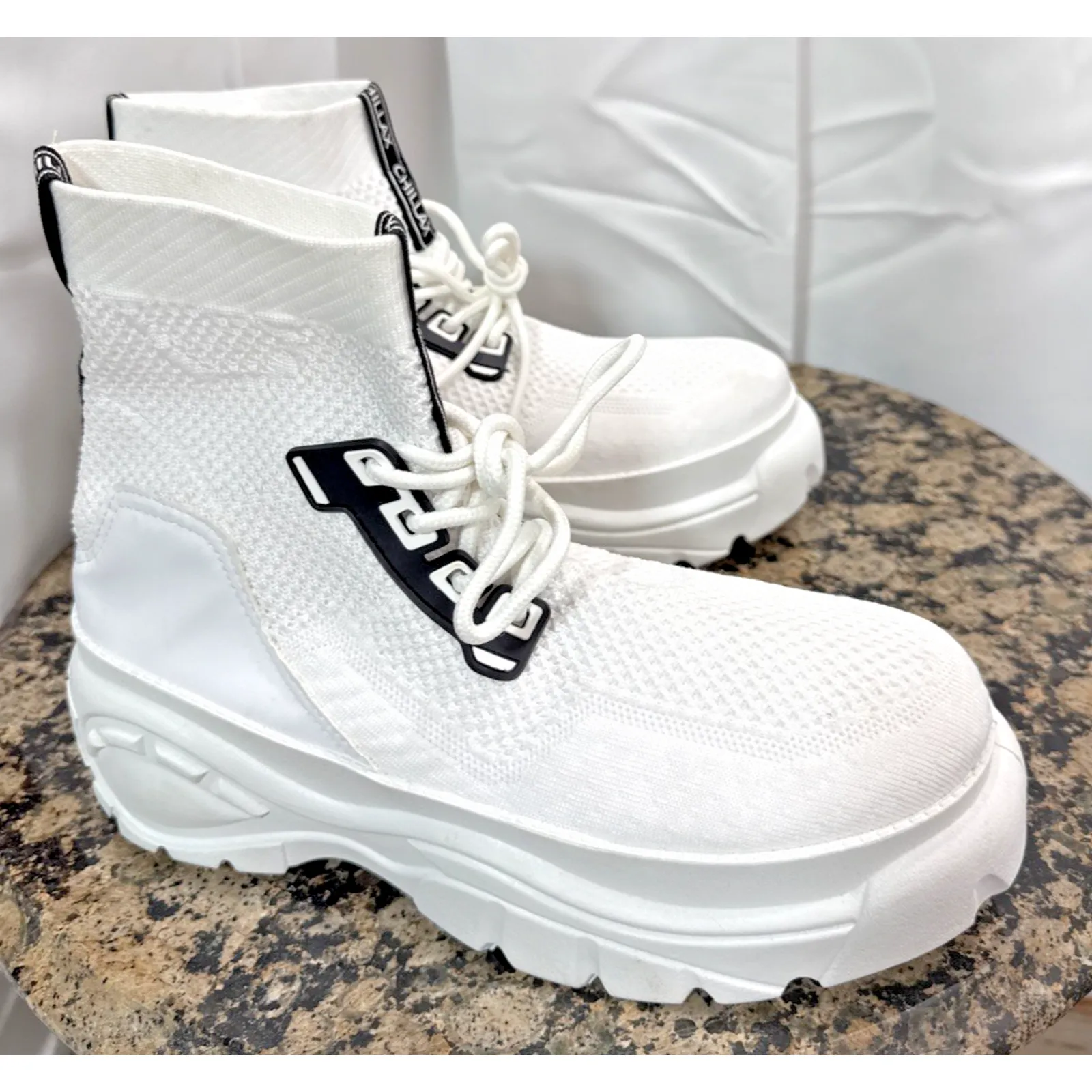 Yoki High Top Shoes Sneaker Slip on Mesh Breathable Wo’s Size 11 White - Image 3