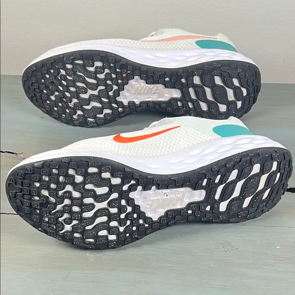 Nike revolution6 Women's White and Pink Running Shoes size9.5.         order(72) - Image 9