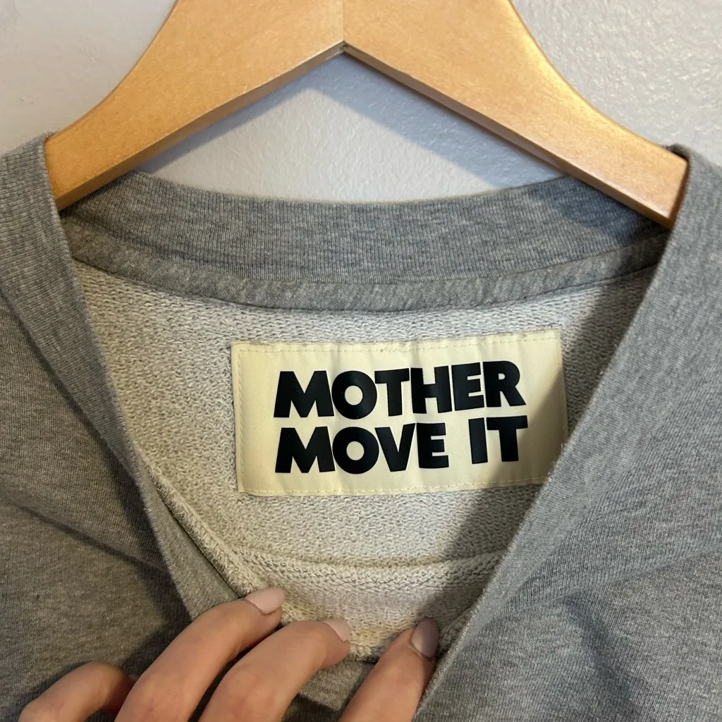 MOTHER Denim The Loosen Up Crop Sweatshirt in Move It Light Grey size Large (L) Gray - Image 4