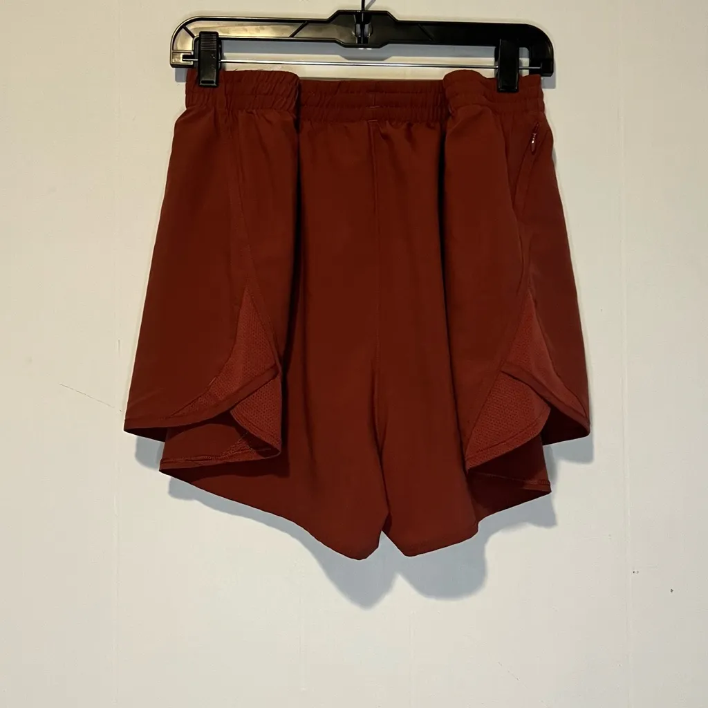 Under Armour Women’s Rust Color Running Shorts with Built in panties L1 - Image 2