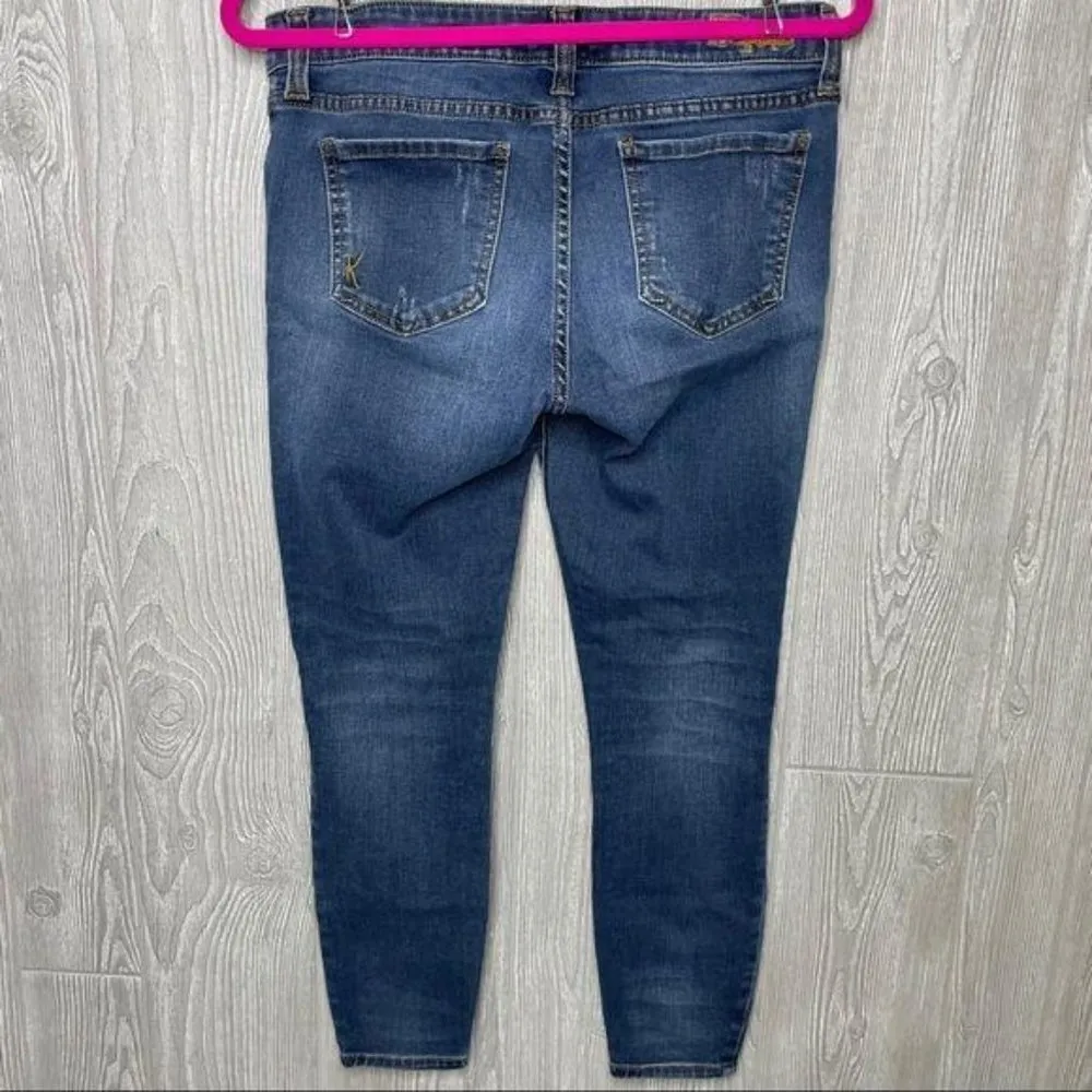 Kut from the kloth distressed mid wash blue denim skinny jeans size 8 - Image 2