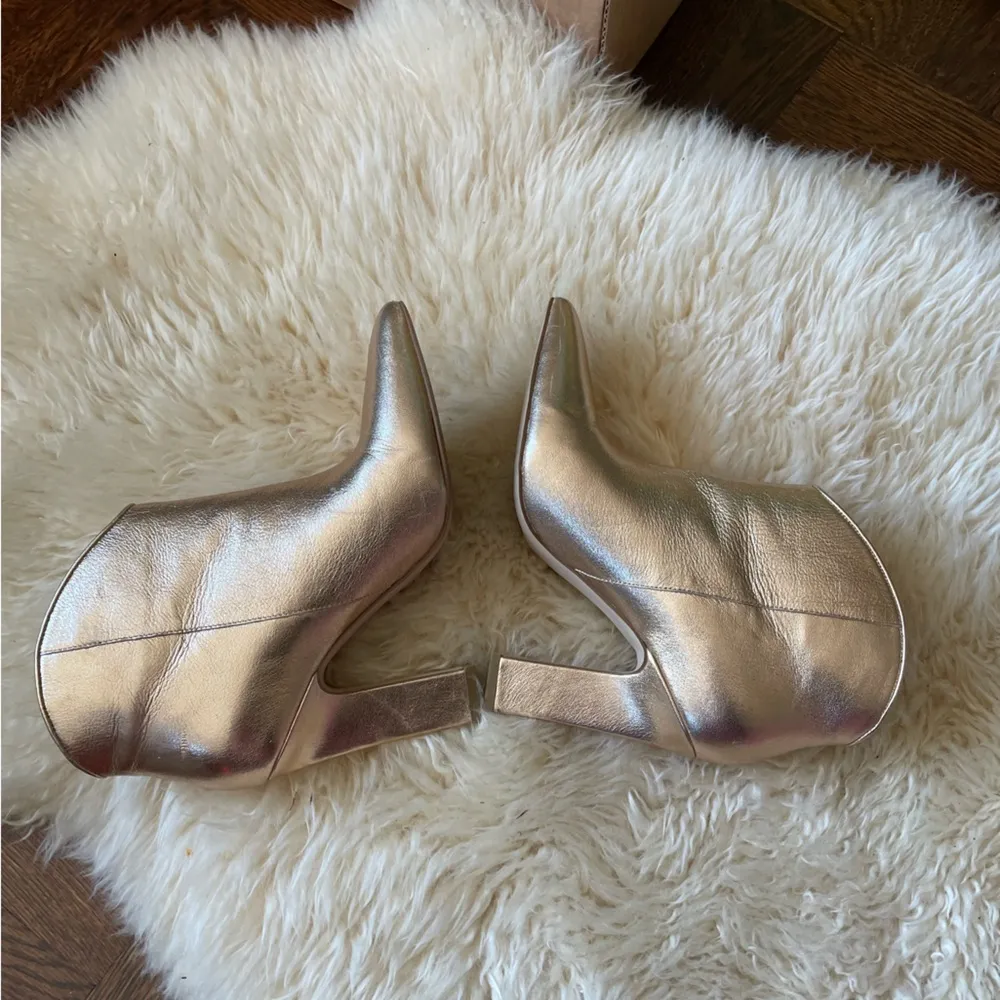 Marc Fisher Leather Miggi Pointed Toe Heeled Ankle Booties Gold Size 7 - Image 3