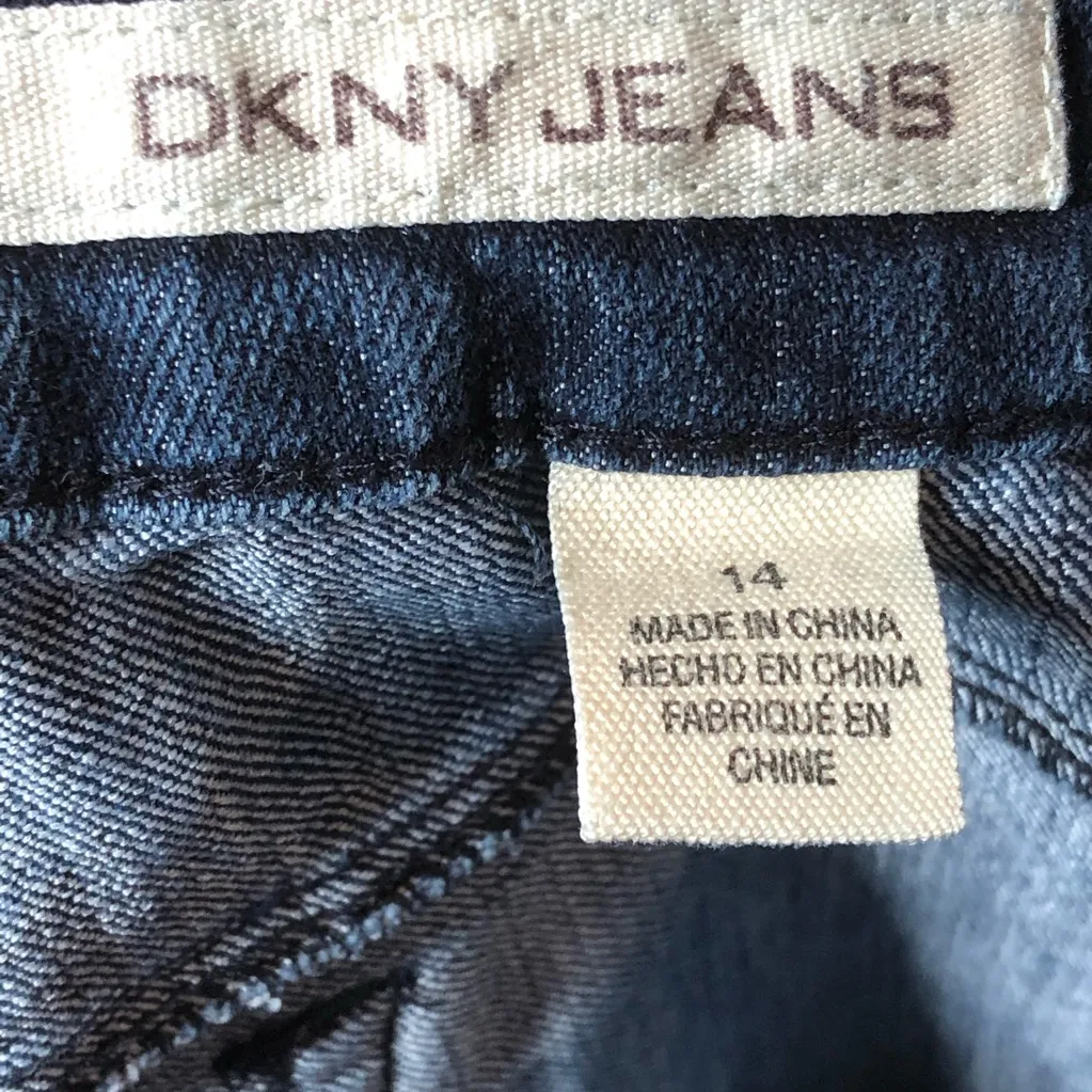 SIZE 14 DKNY CROPPED JEANS 5 POCKETS - Image 5
