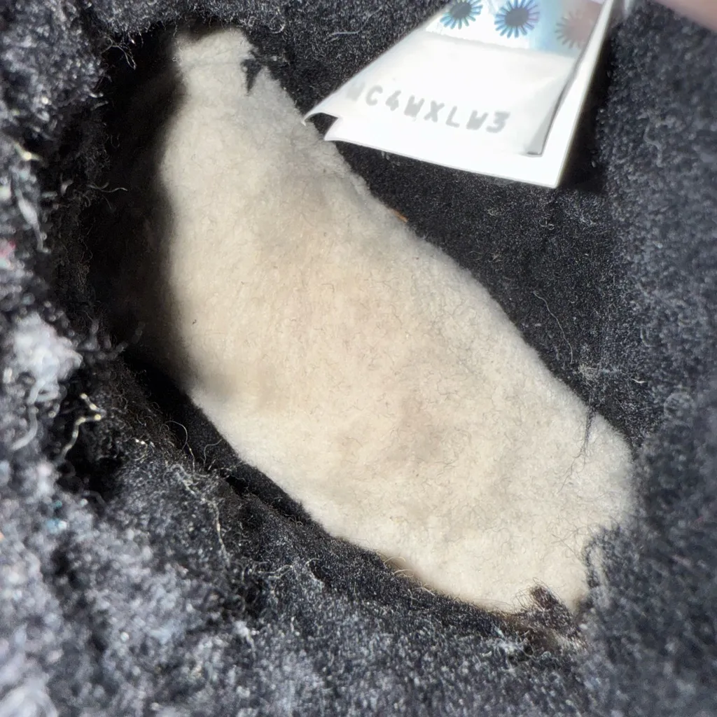 UGG Women’s Classic Short Charm Boots Size 8‎ Excellent! Black - Image 7