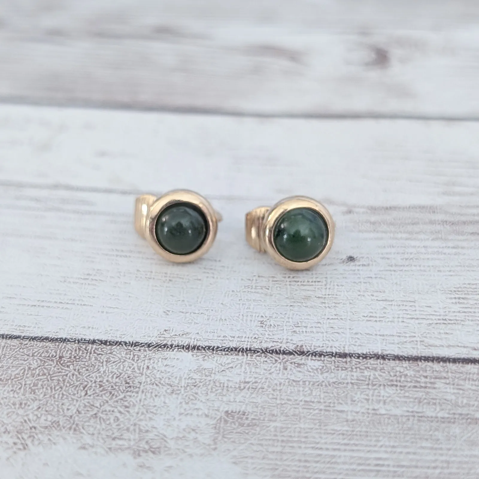 Vintage Avon Clip On Earrings 3/8" Dark Green & Gold Tone - Image 2