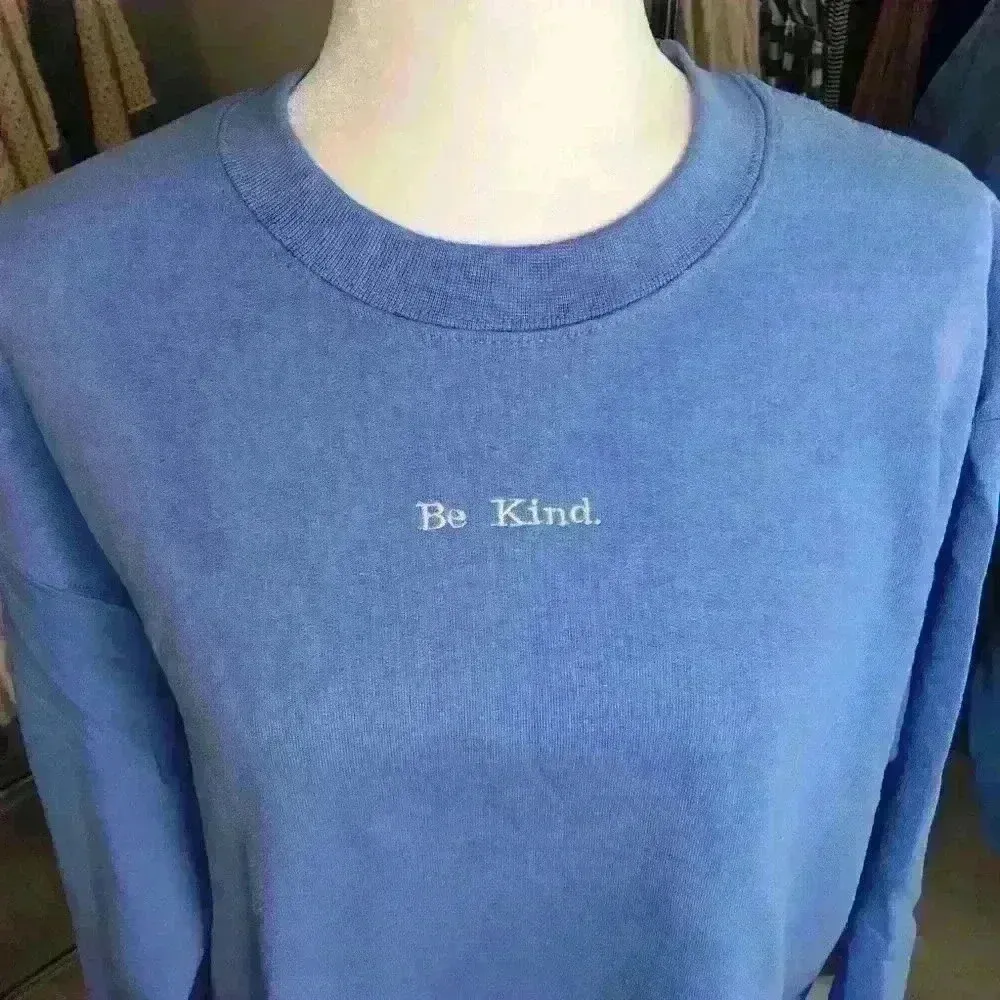 Blue Embroidered Crewneck Sweatshirt "Be Kind" - Image 2