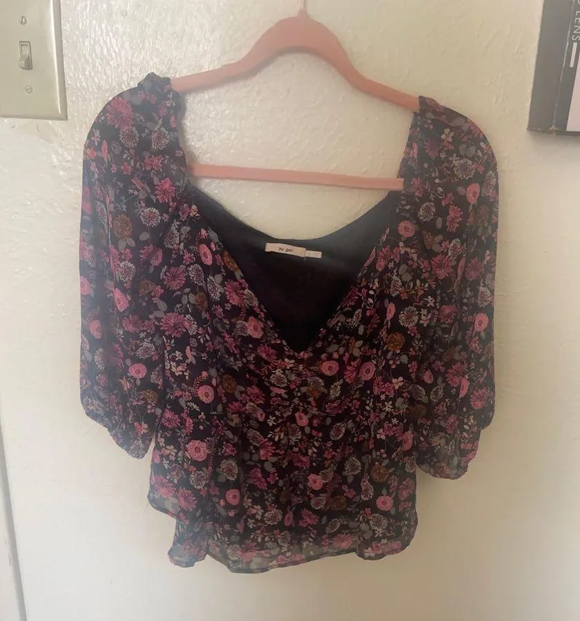 Francesca’s mi ami floral crop top - Image 6