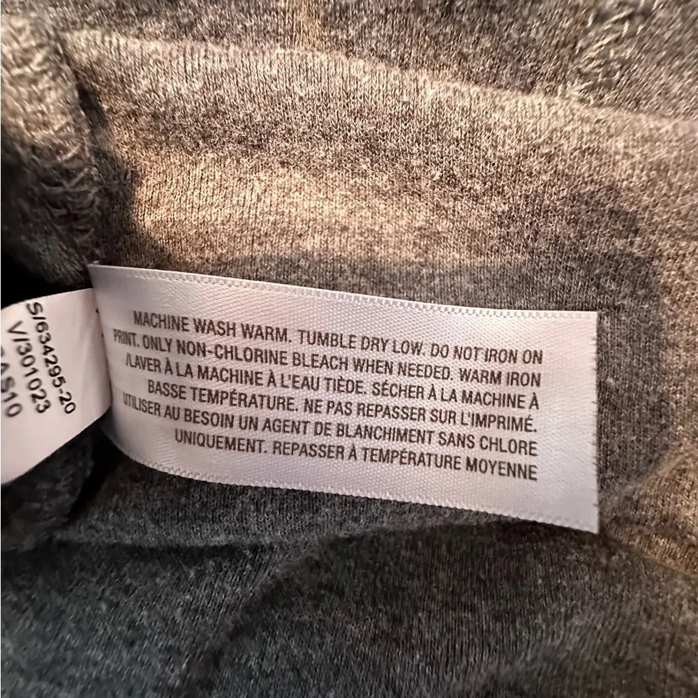 OLD NAVY Gray V-Neck Fitted Tee Shirt Soft Stretch Basic Short Sleeve Size Small - Image 5