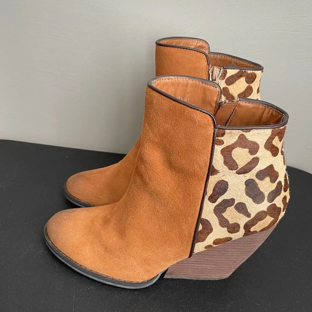 Very Volatile Chatter Leopard Calf Hair Suede Booties Boots Size 9 - Image 3