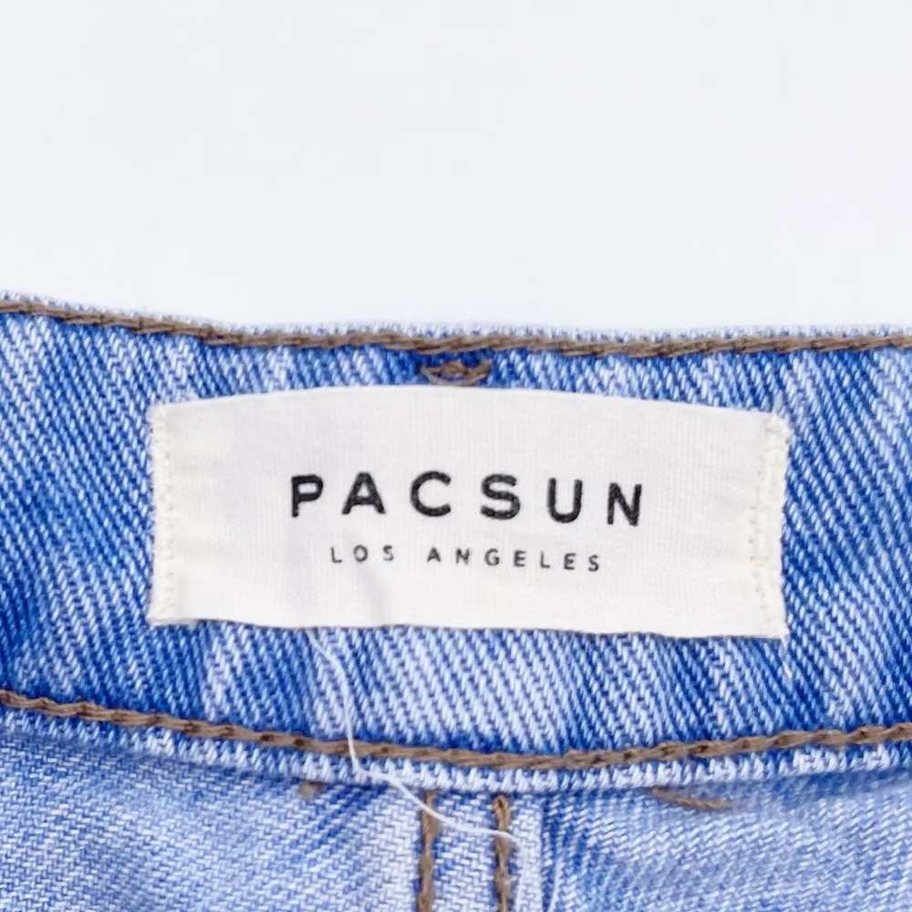 PacSun Mom Shorts Medium Wash Blue Denim Cuffed High Waisted Jean Short Size 25 - Image 4