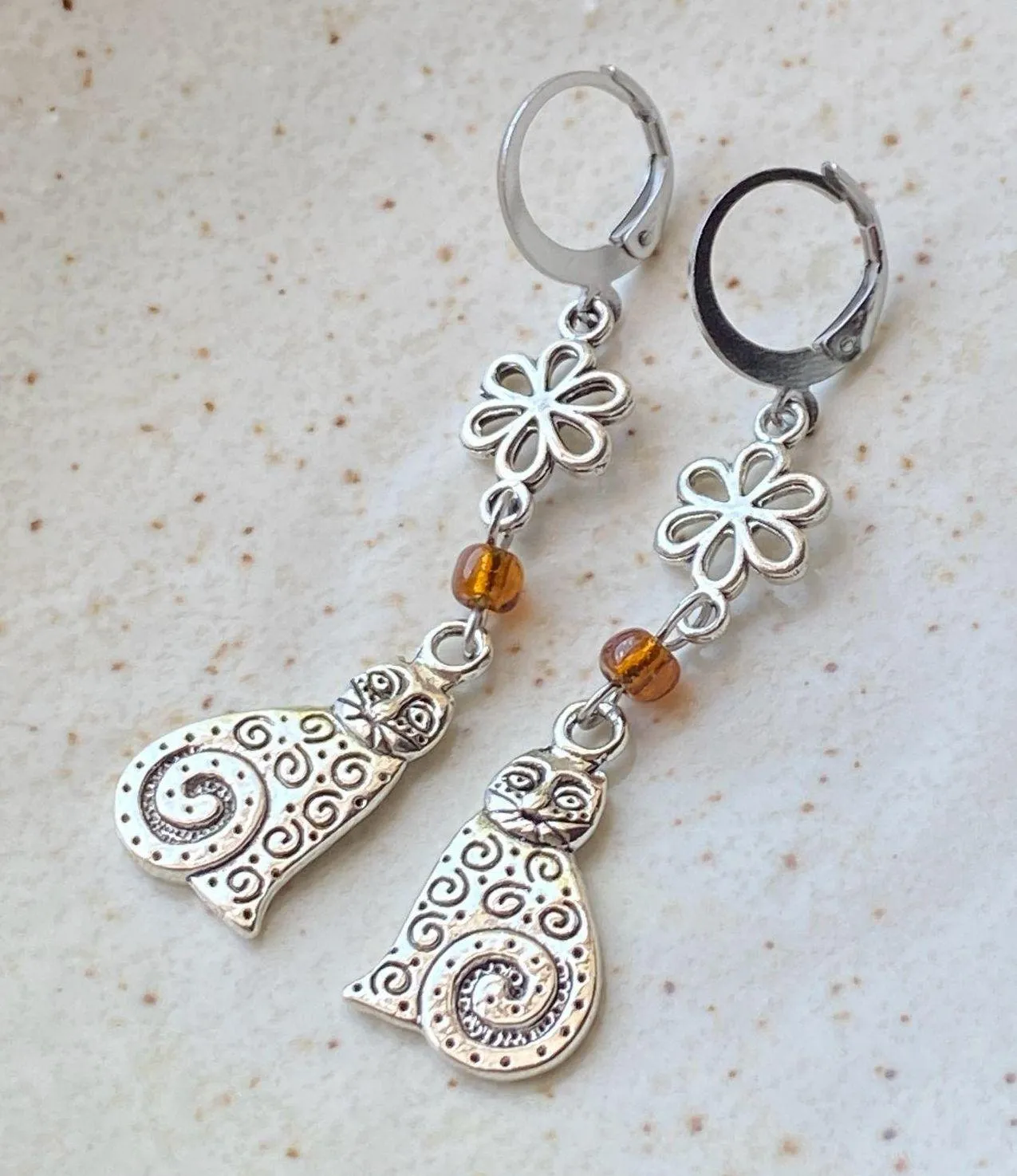 Handmade antique silver tone cute boho cat flower earrings🌸 - Image 6