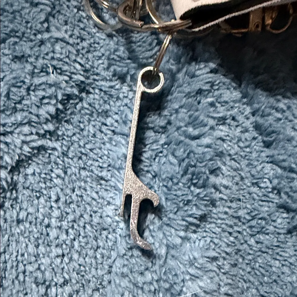 White Key & Card Holder with Artistic Design - Image 8