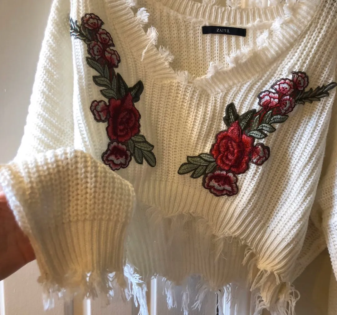 Zaful Cropped Sweater  - Image 3