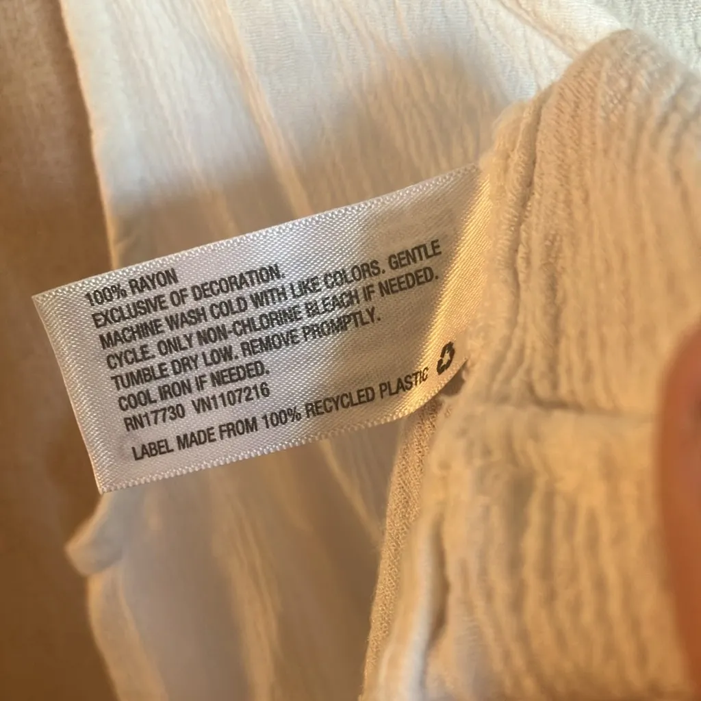 FINAL MARKDOWN Liz Lange for target Sleeveless maternity Top small Size undefined - Image 4