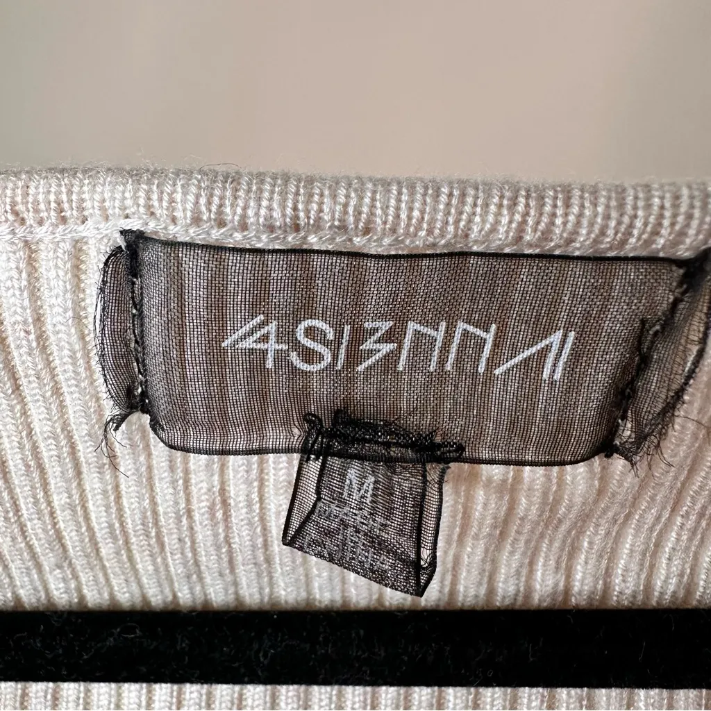 4Sienna Soft Ribbed Deep V - Image 3