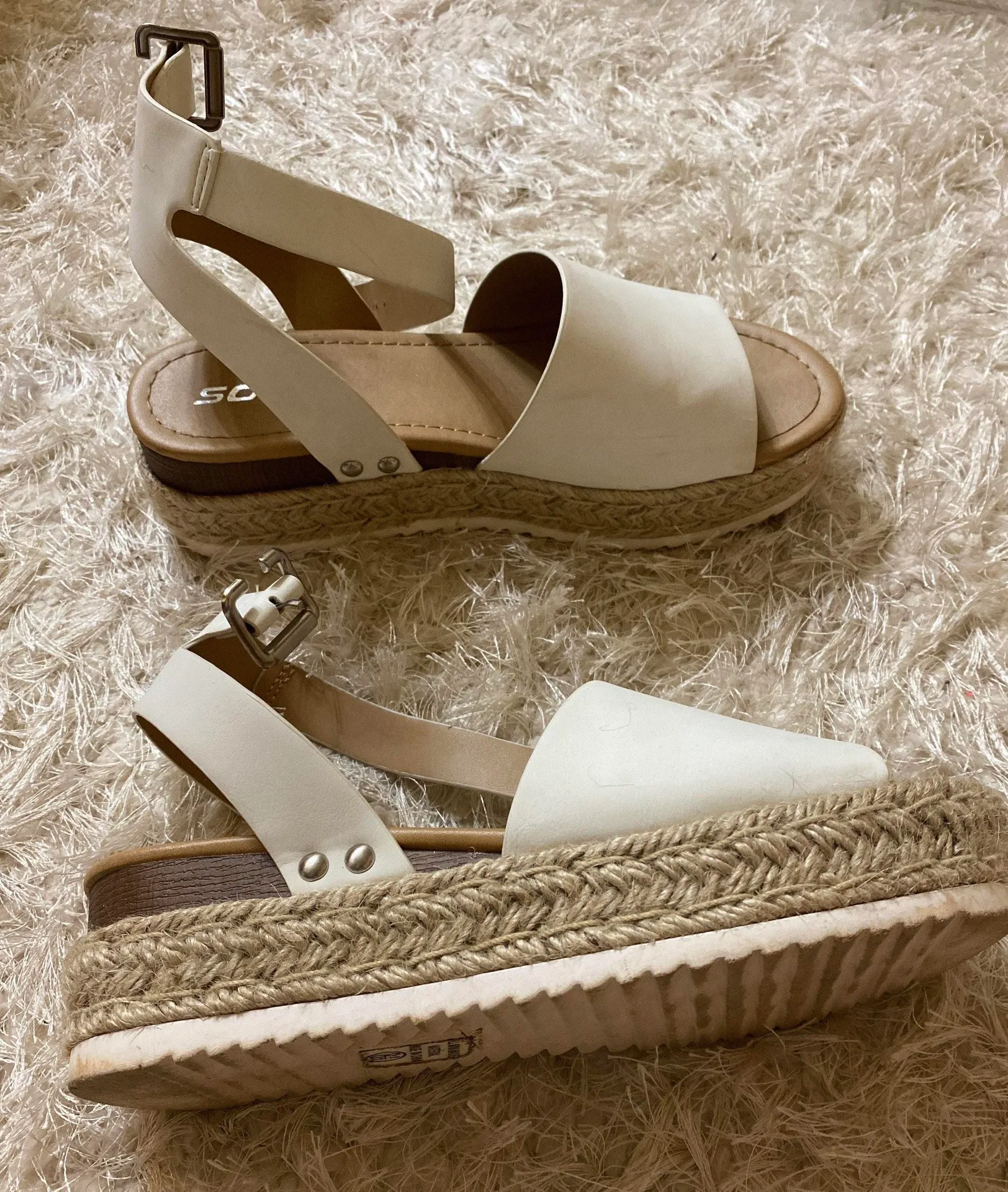 Soda Flat Wedges - Image 2