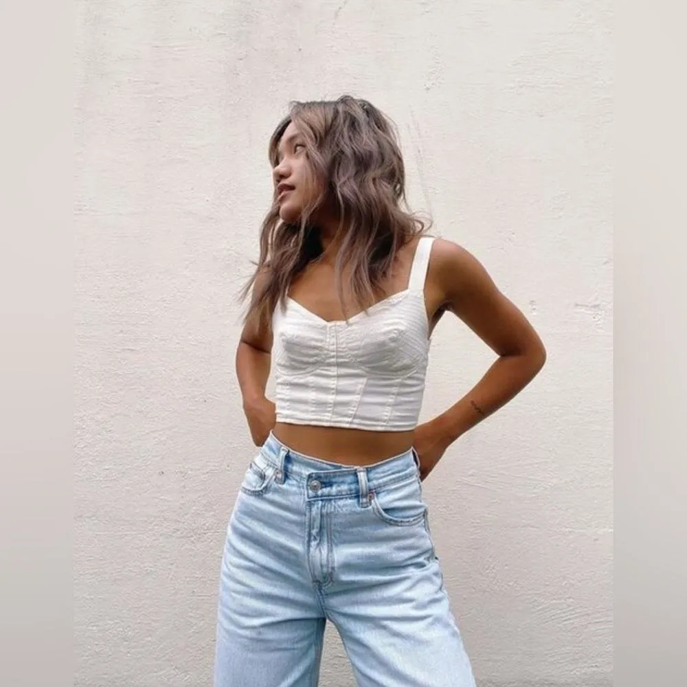 American Eagle Highest Rise Baggy Straight Jeans in Light Wash Size 2 X-Short - Image 3