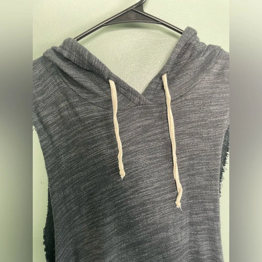 Project Social T X Out from Under Grey Sleeveless Hooded Muscle Sweatshirt SZ S - Image 4