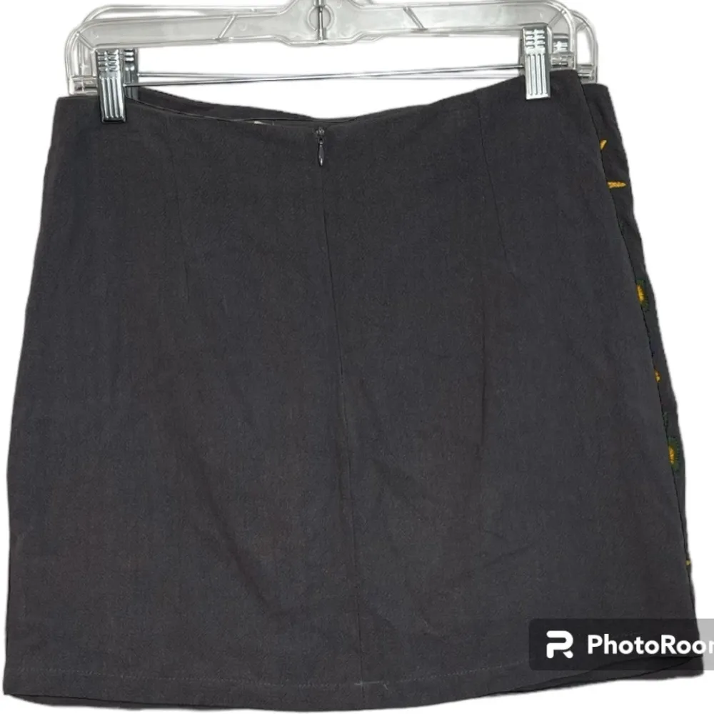 Umgee Gray Embroidered Mini Skirt Size Small - Image 4