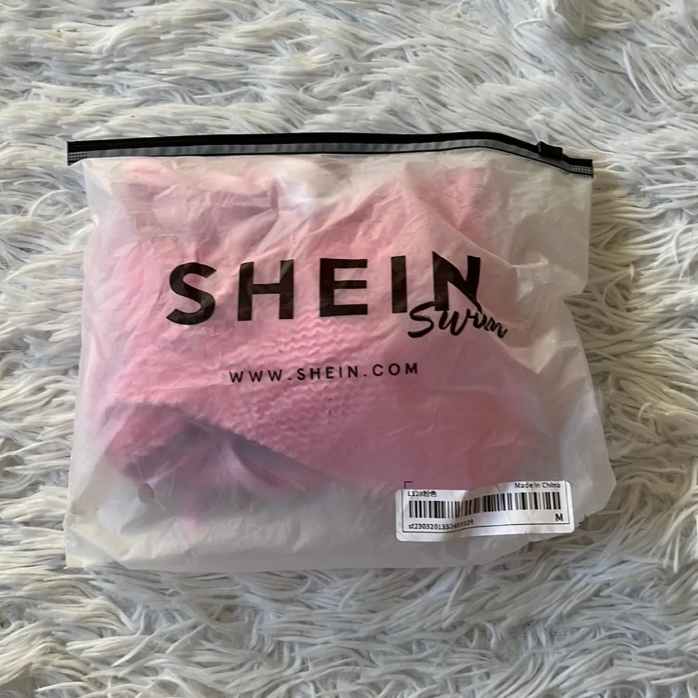 Shein Women’s triangle ribbed Bikini top and bottom rhinestones back size Medium - Image 2